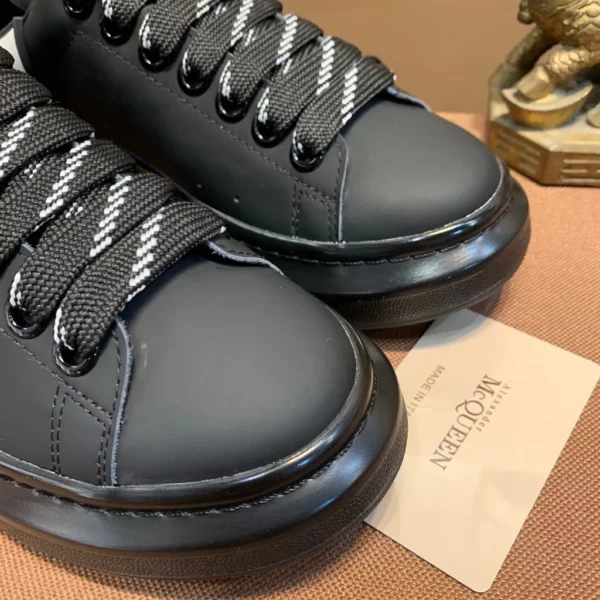 Alexander MCQueen shoes - Reps shoes