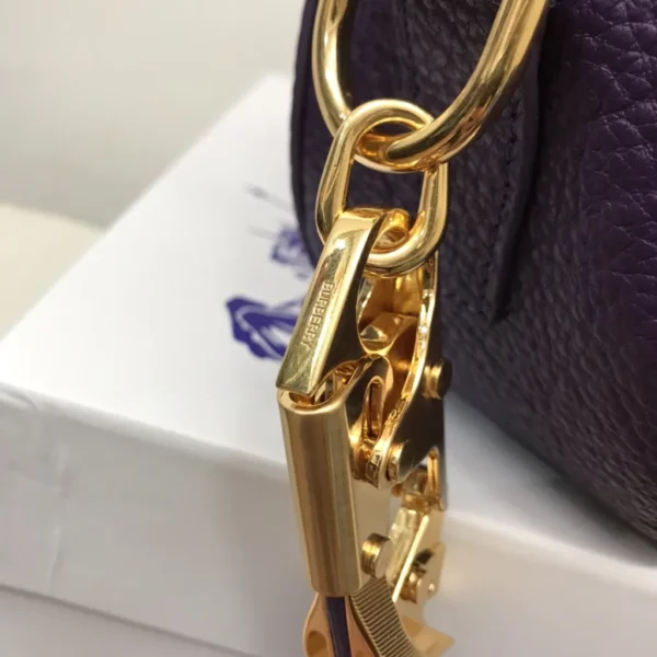 Burberry bag - rep bags