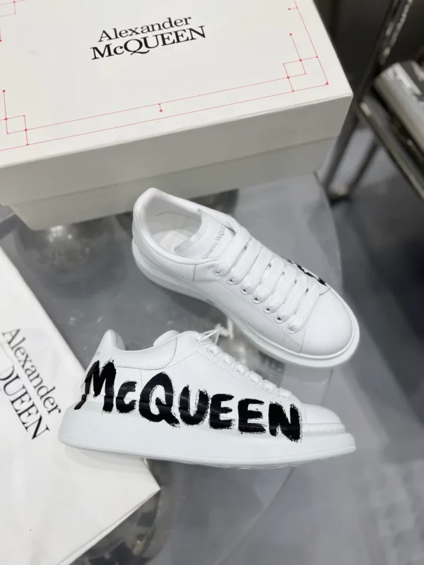 Alexander MCQueen shoes - Replica shoes