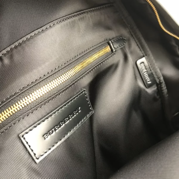 Burberry bag - rep bags