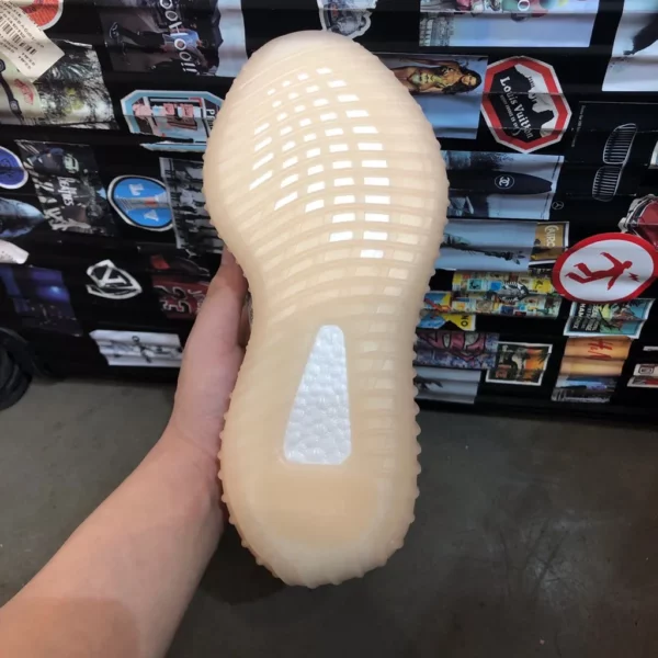 Yeezy shoes - rep shoes