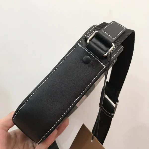 Burberry bag - rep bags