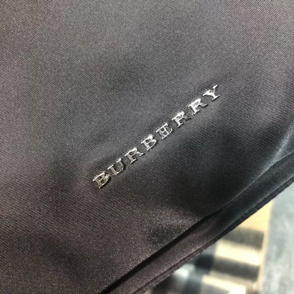 Burberry bag - rep bags