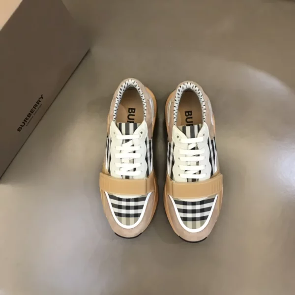 Burberry shoes - Replica shoes