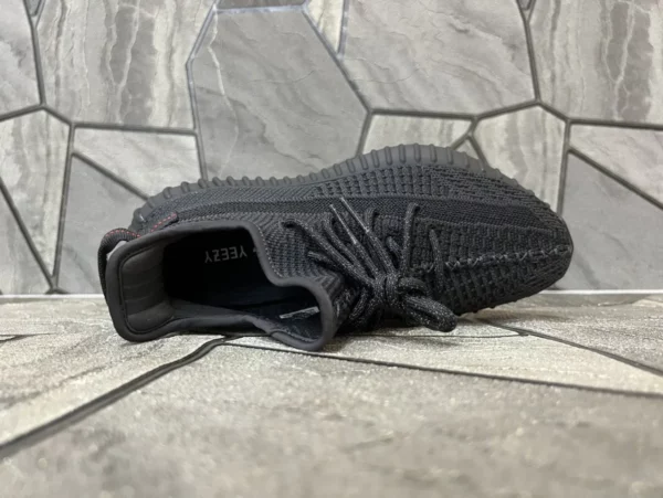 Yeezy shoes - Replica shoes