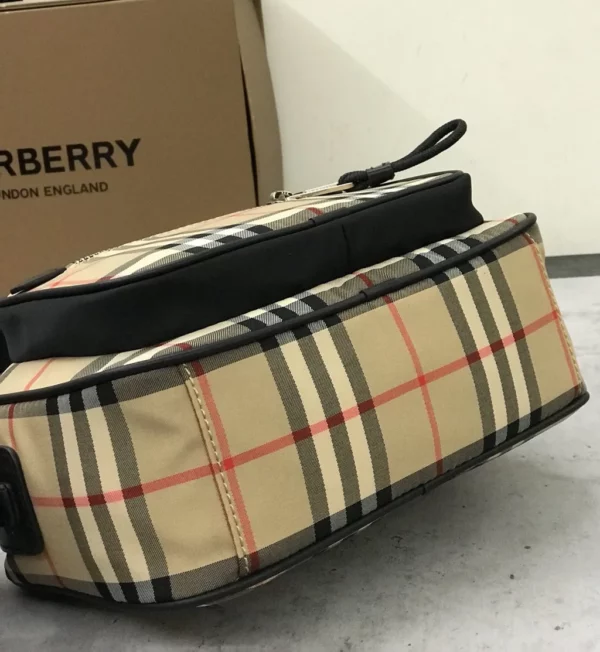 Burberry bag - rep bags