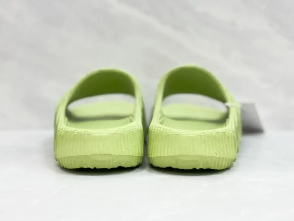 Yeezy shoes - Replica shoes