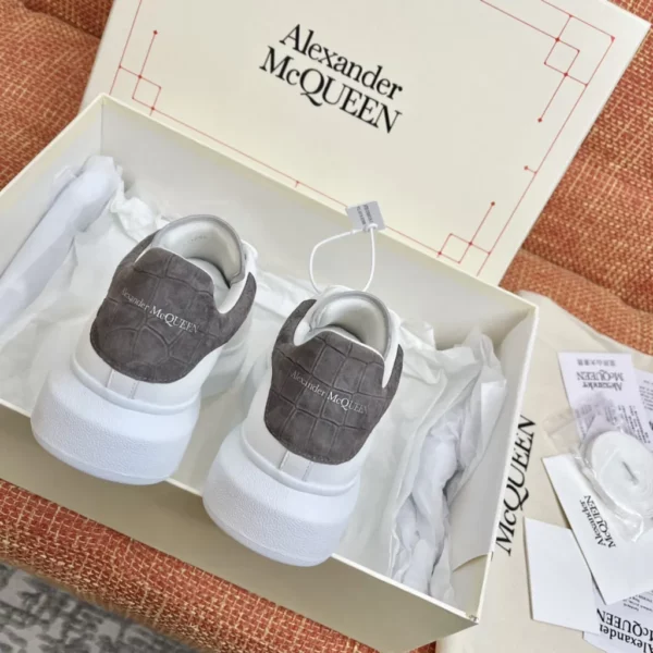 Alexander MCQueen shoes - rep shoes