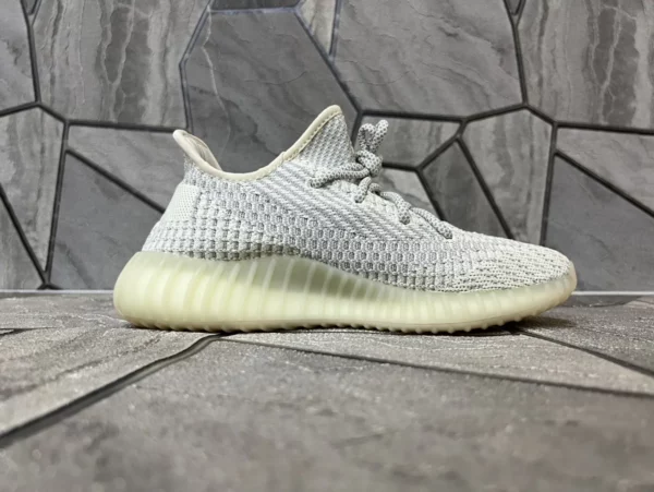 Yeezy shoes - Replica shoes