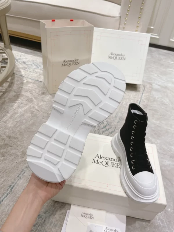 Alexander MCQueen shoes - Replica shoes