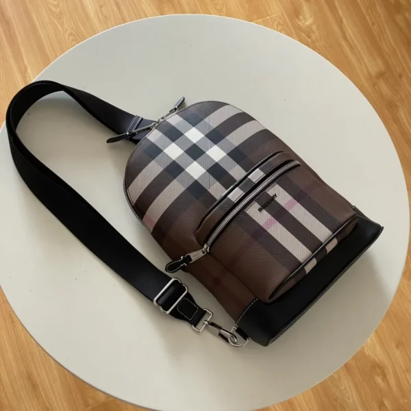 Burberry bag - rep bags