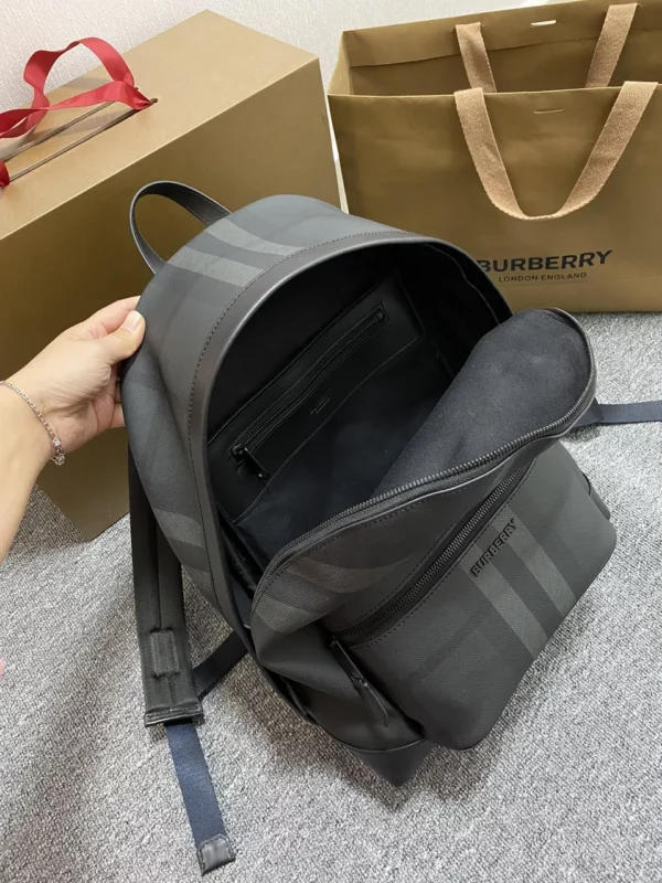 Burberry bag - rep bags