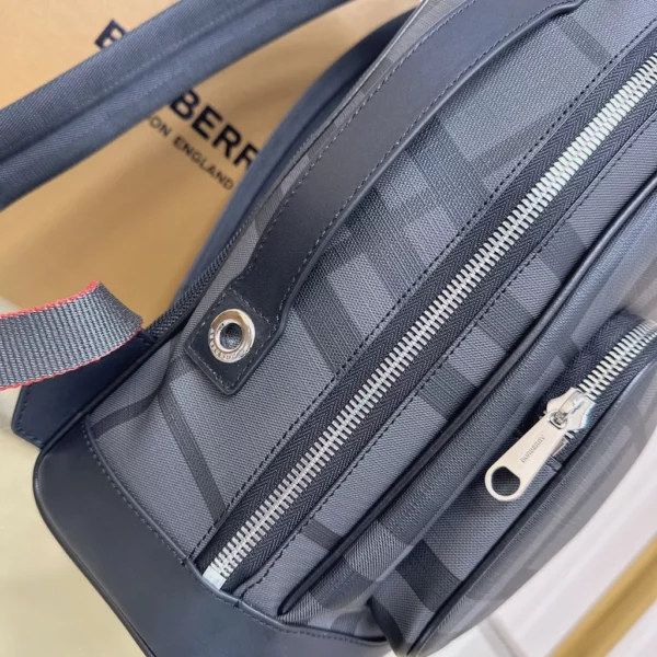 Burberry bag - rep bags