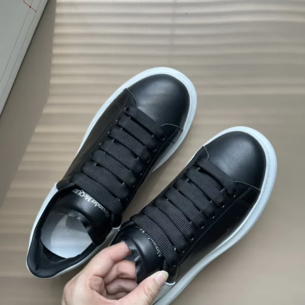 Alexander MCQueen shoes - Replica shoes