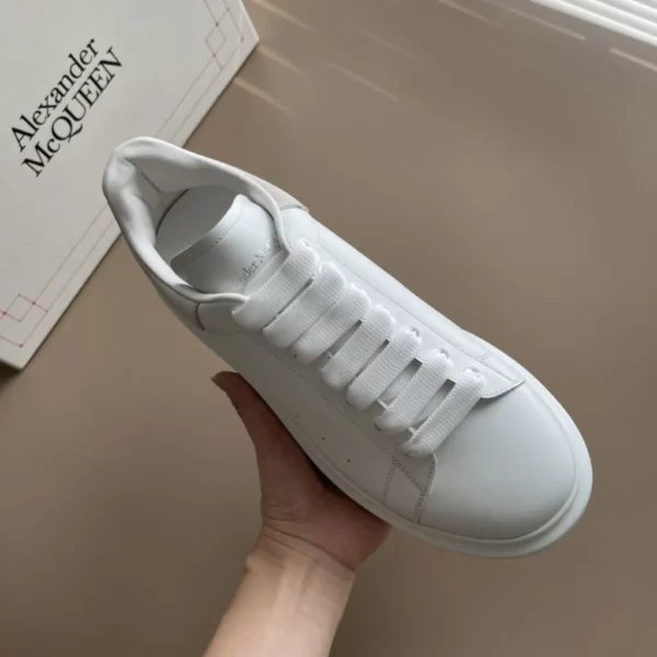 Alexander MCQueen shoes - Replica shoes