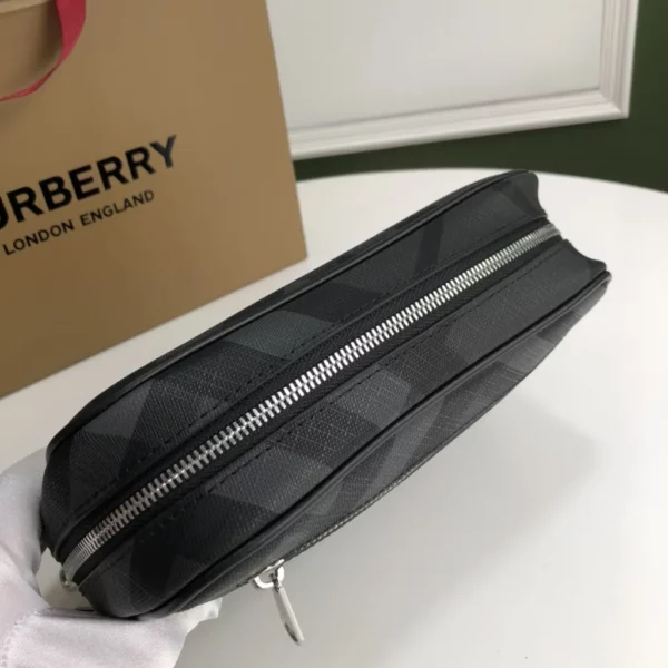 Burberry bag - rep bags