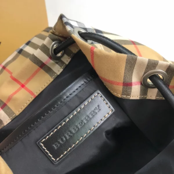 Burberry bag - rep bags