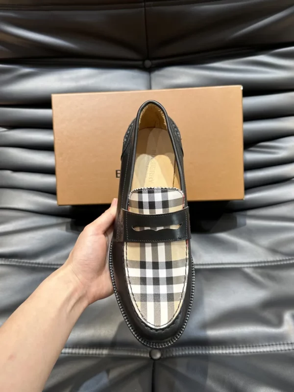 Burberry shoes - Replica shoes