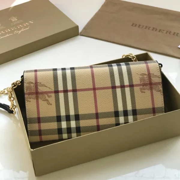 Burberry bag - rep bags