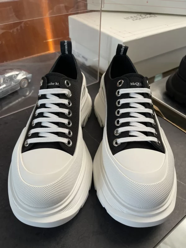 Alexander MCQueen shoes - Replica shoes