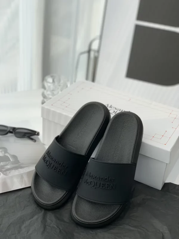 Alexander MCQueen shoes - Replica shoes