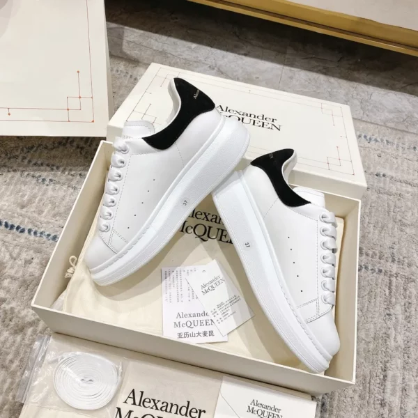 Alexander MCQueen shoes - Replica shoes