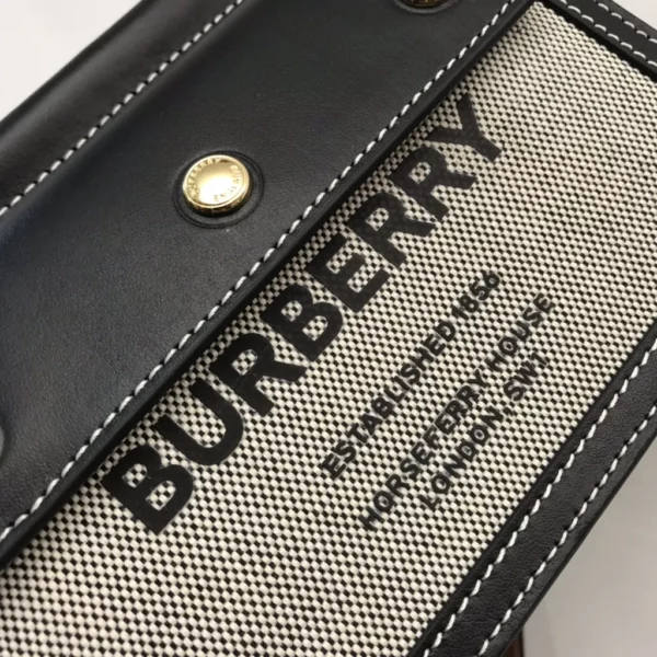 Burberry bag - rep bags