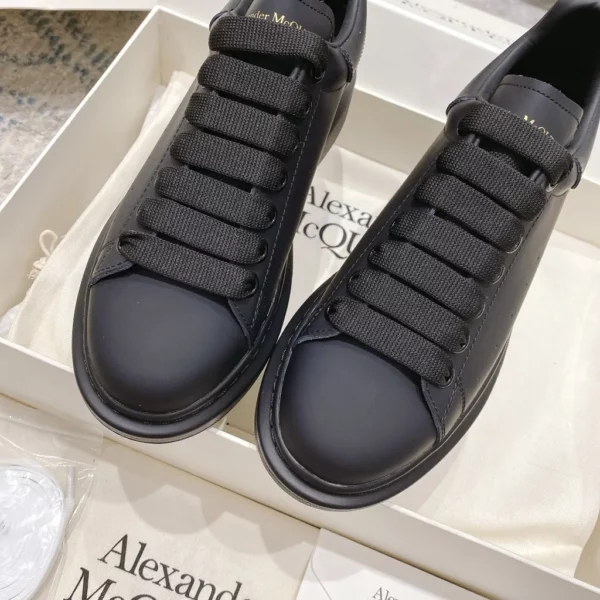 Alexander MCQueen shoes - Replica shoes