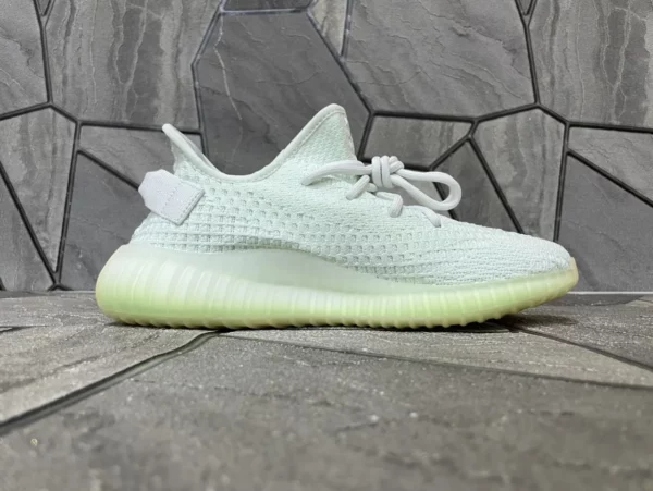 Yeezy shoes - rep shoes