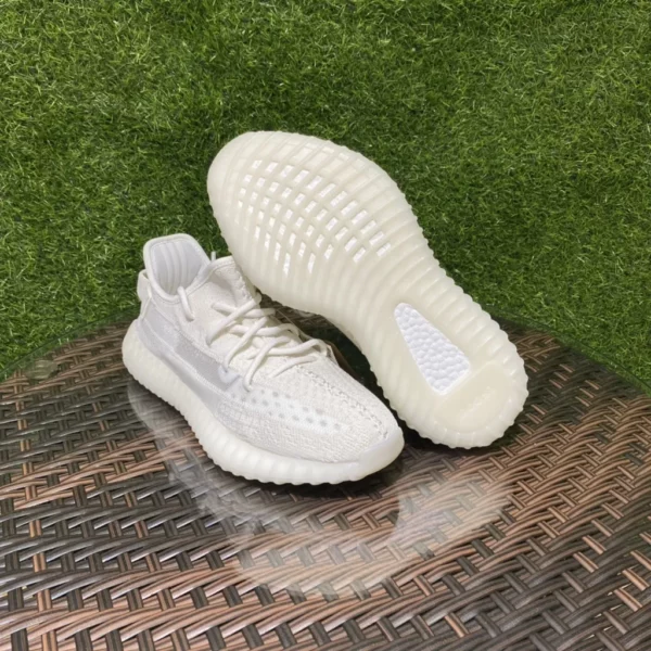 Yeezy shoes - Replica shoes