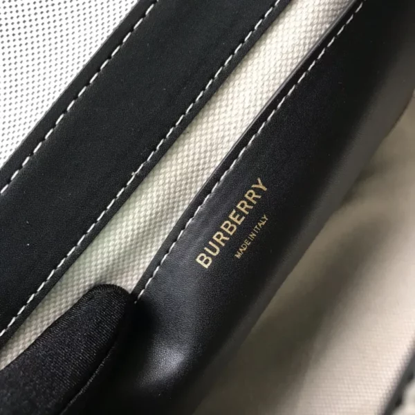 Burberry bag - rep bags