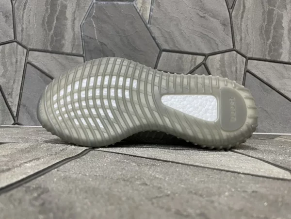 Yeezy shoes - Replica shoes