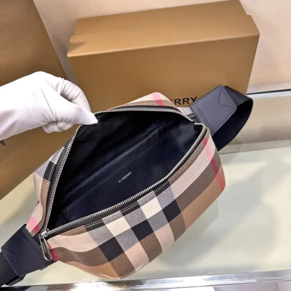 Burberry bag - rep bags