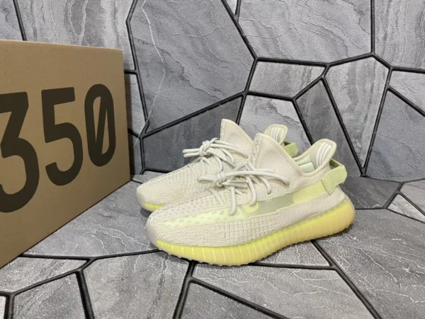 Yeezy shoes - Replica shoes