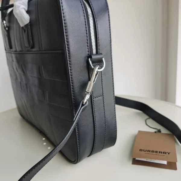 Burberry bag - rep bags