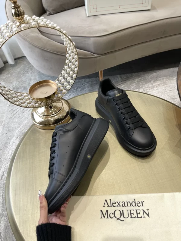 Alexander MCQueen shoes - rep shoes