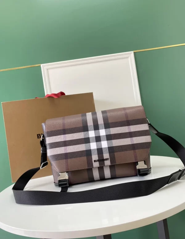 Burberry bag - rep bags