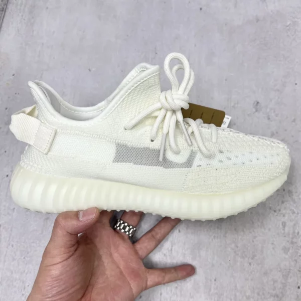 Yeezy shoes - Replica shoes