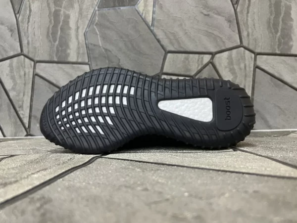 Yeezy shoes - rep shoes