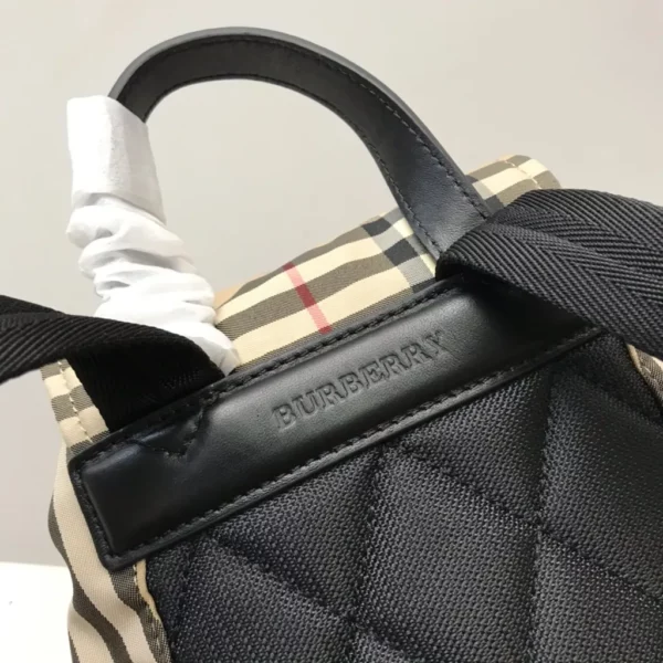 Burberry bag - rep bags