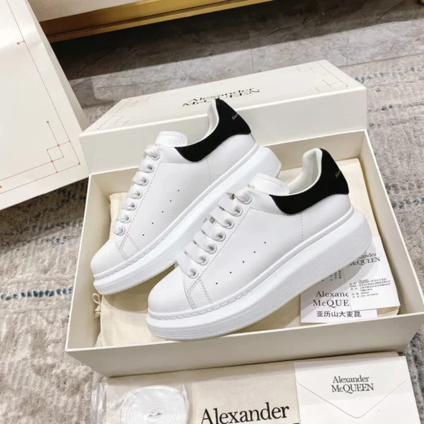 Alexander MCQueen shoes - Replica shoes