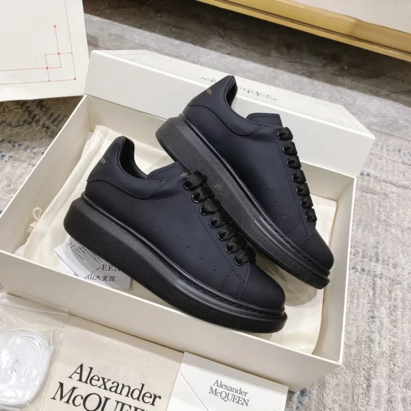 Alexander MCQueen shoes - Replica shoes