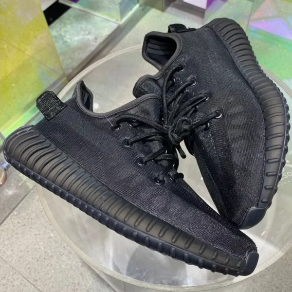 Yeezy shoes - rep shoes