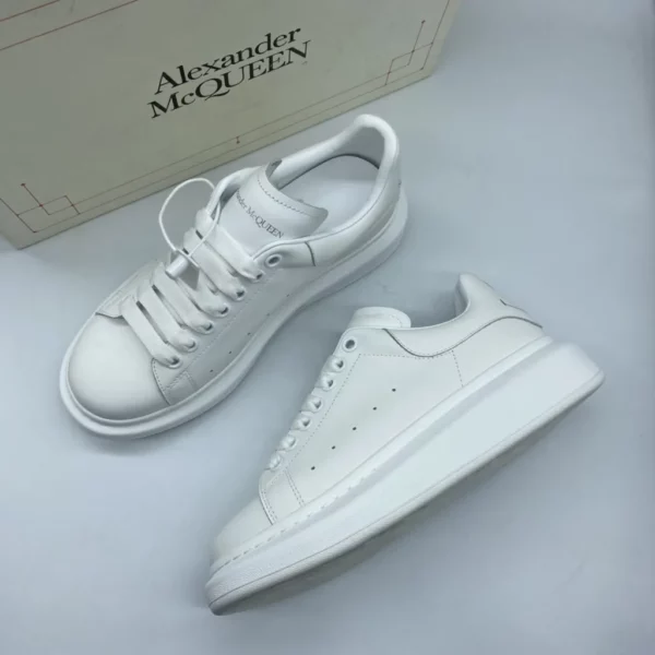 Alexander MCQueen shoes - Replica shoes