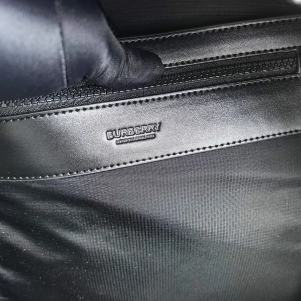 Burberry bag - rep bags