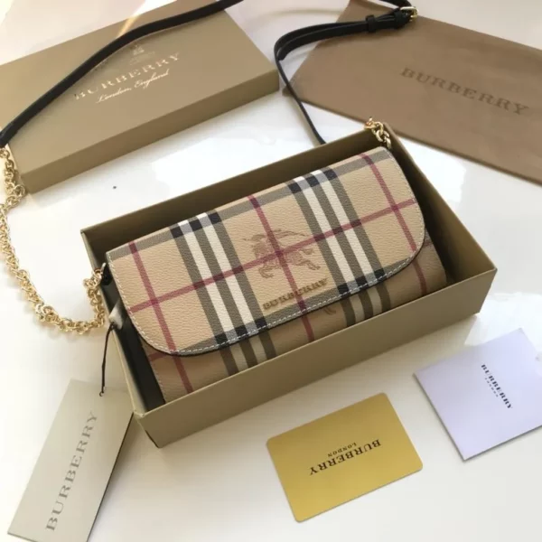 Burberry bag - rep bags