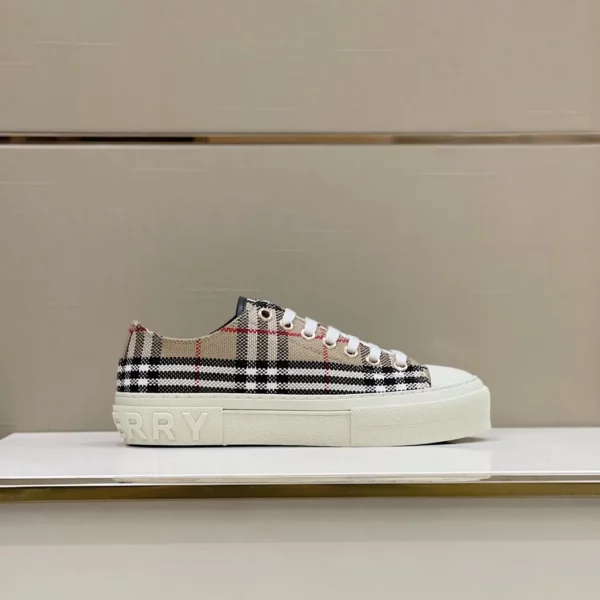 Burberry shoes - rep shoes