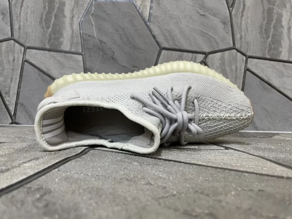 Yeezy shoes - Replica shoes