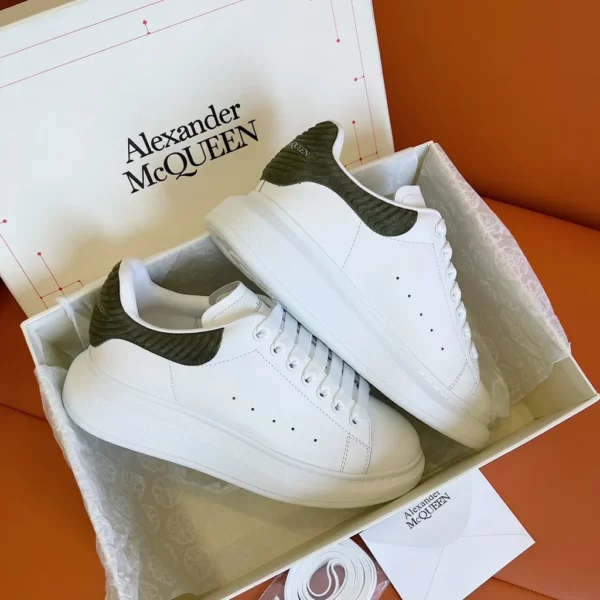 Alexander MCQueen shoes - Replica shoes