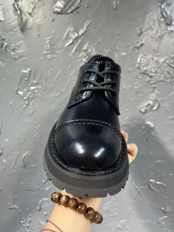 Alexander MCQueen shoes - Replica shoes